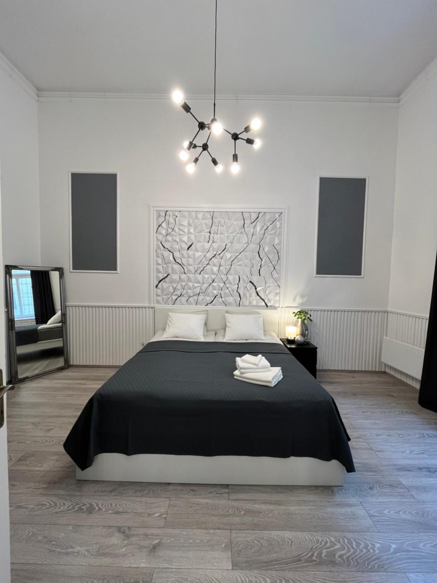 E 37 Downtown Whit Garage Opcional Apartman *