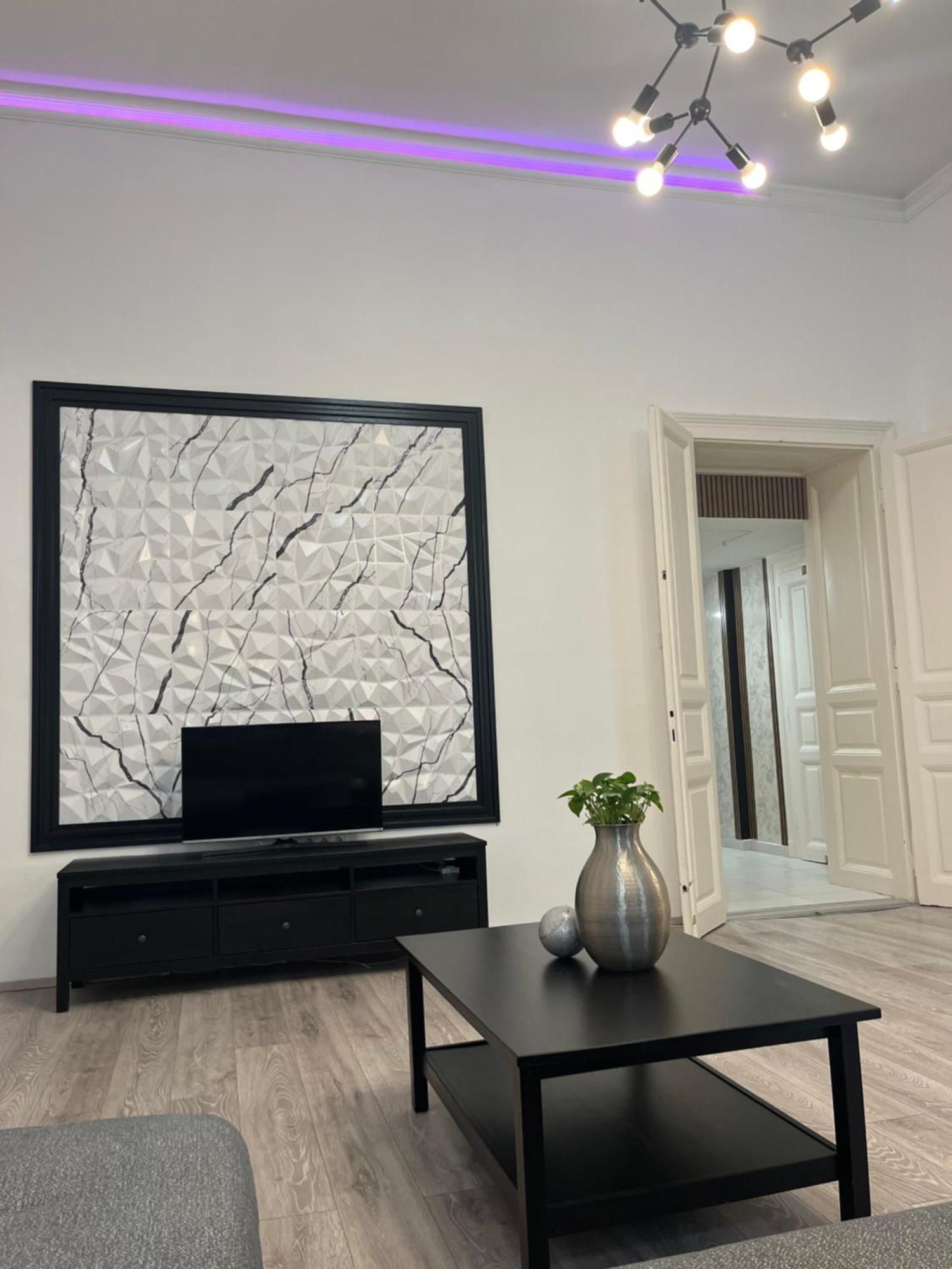 E 37 Downtown Whit Garage Opcional Apartman *
